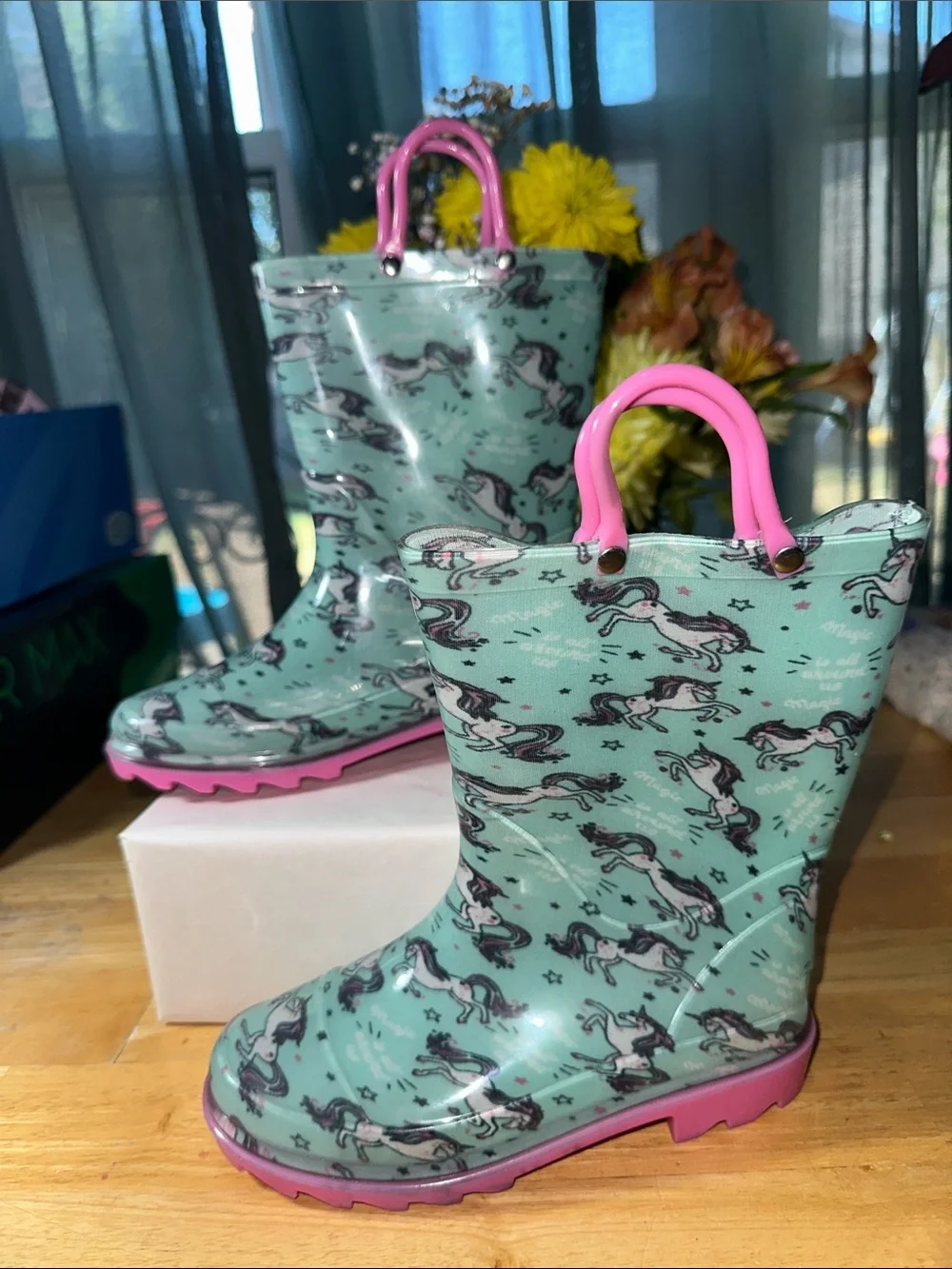 🤩Kids Mint Unicorn Rain Boots with Pink Handles and Soles. 🎁2